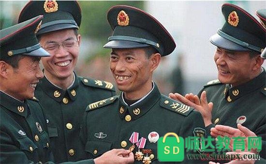 一级军士长相当于什么级别干部（一级军士长在军衔系统中的相对级别）