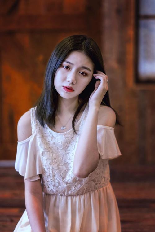 忧郁气质女人为什么吸引人（解析忧郁气质女人的魅力所在）