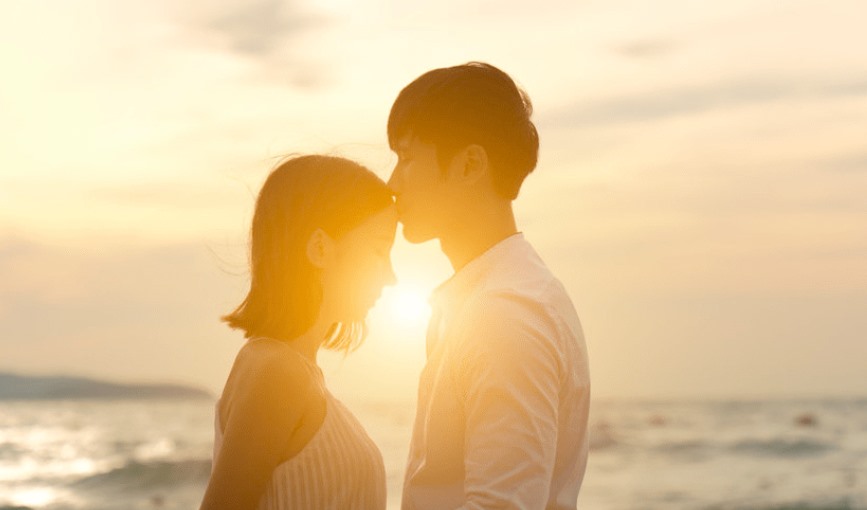 怎么和女生聊天增进感情（怎么提高和女生聊天的情商）