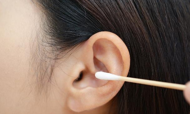 为什么耳朵会痒（罗列多种耳朵痒的原因及预防或缓解方法）