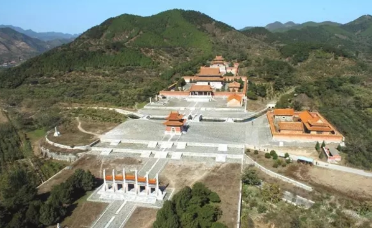 为什么不敢挖雍正陵墓（揭秘雍正陵墓背后的诅咒与传闻）