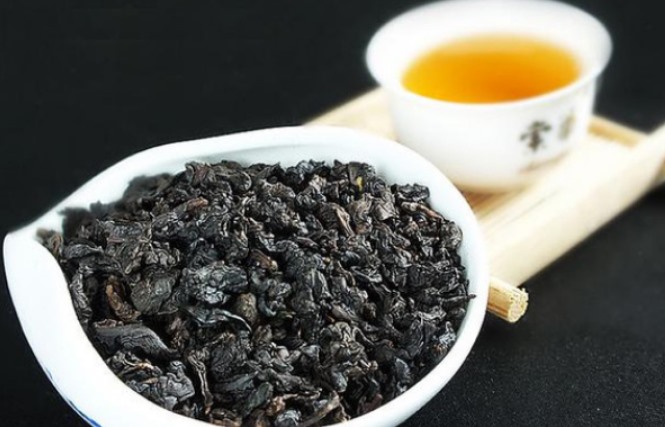 黑乌龙茶的功效与作用(深度解析乌龙茶的健康益处)