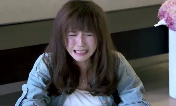 女朋友哭了怎么哄(有效方法帮助女朋友走出悲伤)