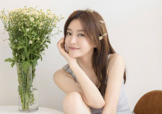 女人心中的白月光是指什么(解析女性对理想爱情的向往)