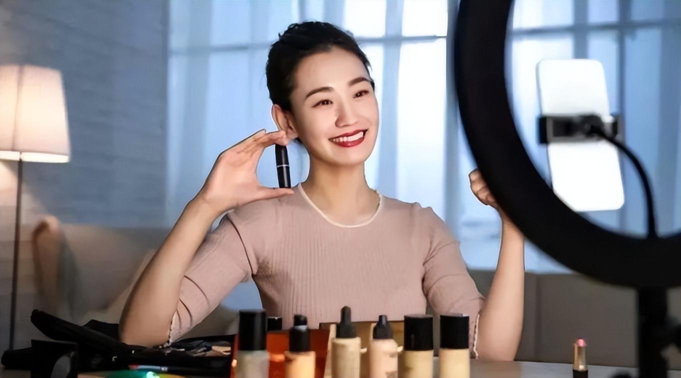 自己怎么开直播卖东西（淘宝自己怎么开直播卖东西）