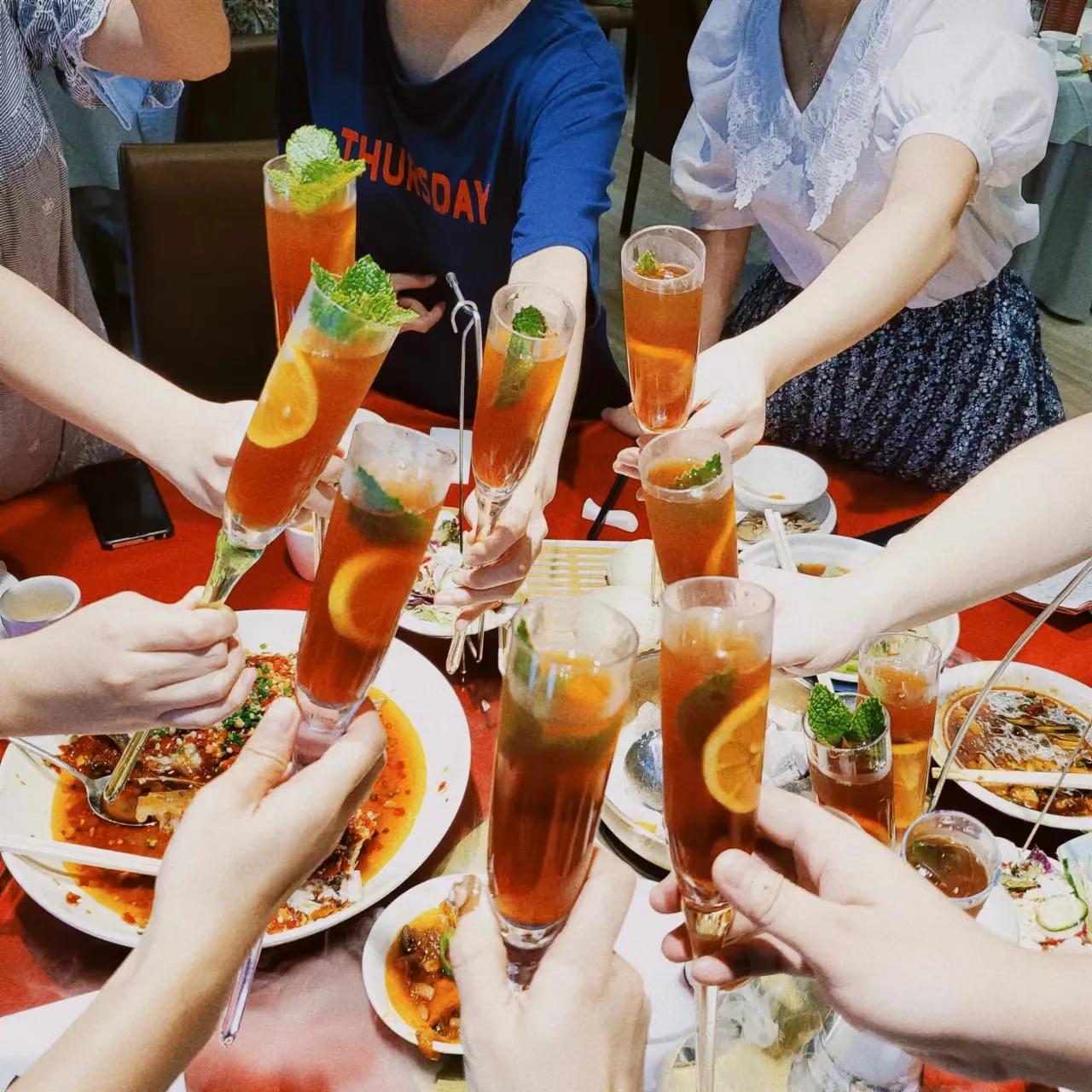 为什么做梦会梦到一个人（为什么做梦会梦到一个人身边的人）