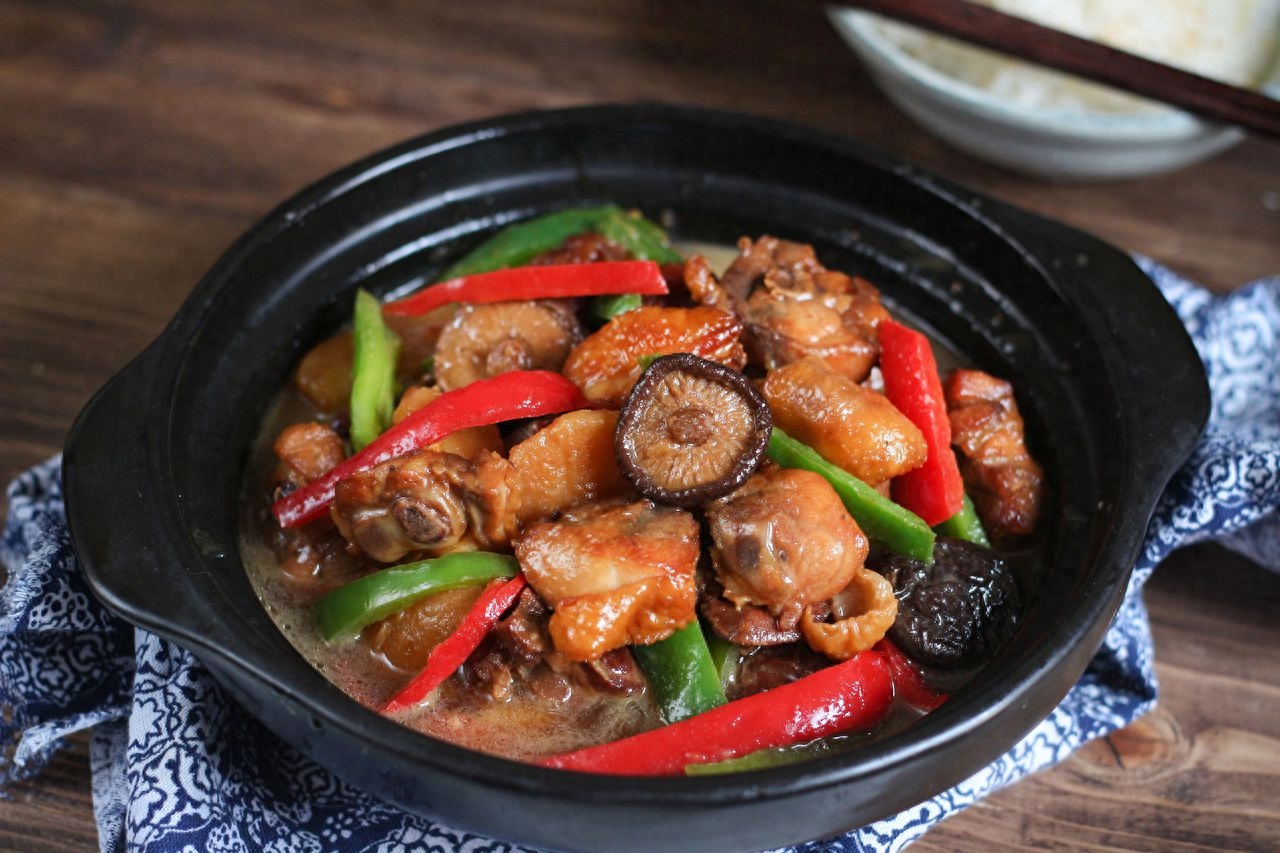 冬菇和香菇的区别（一个叫“冬菇”，另一个叫“香菇”，它们有啥区别）