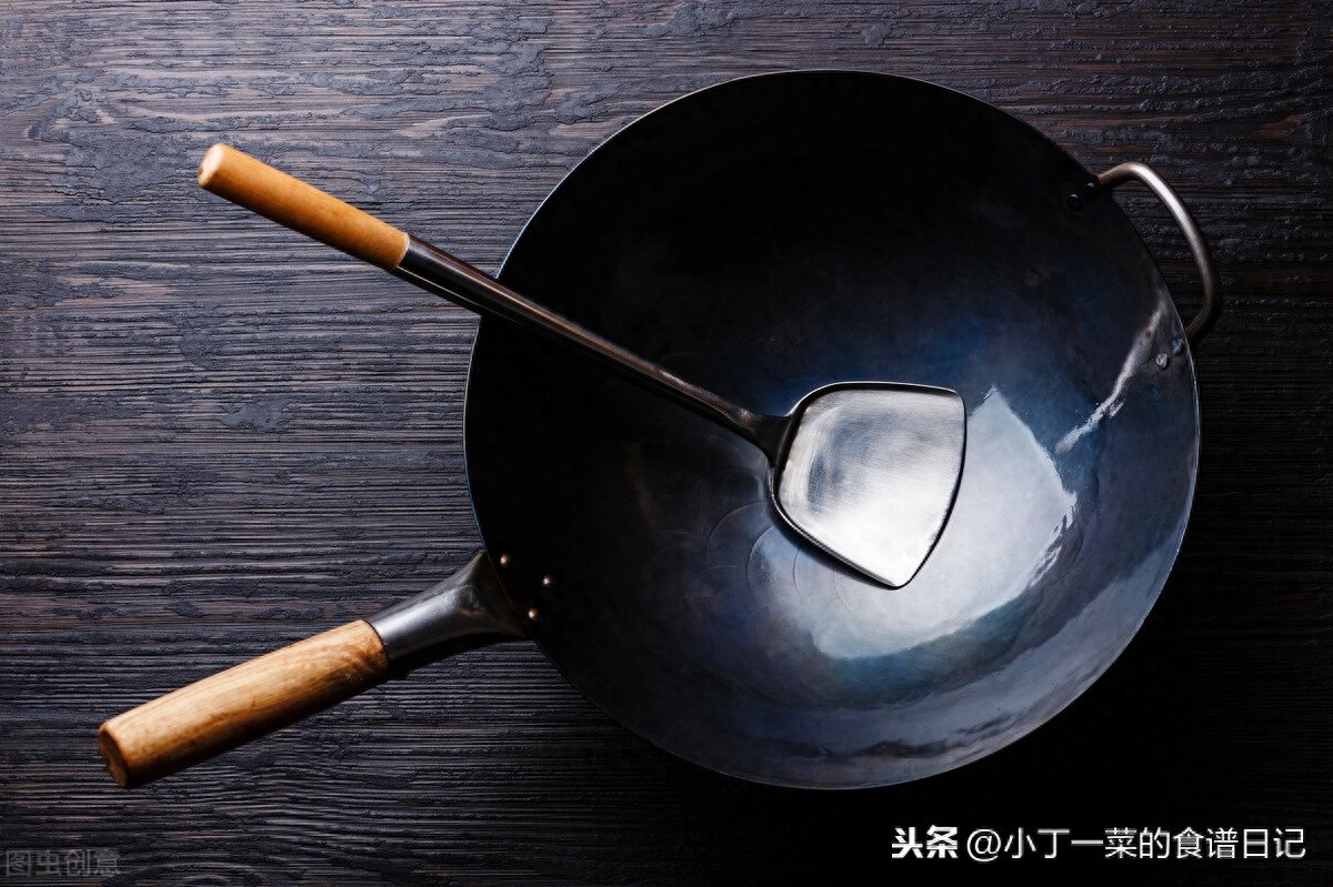 新锅开锅的正确做法（新锅买回家先别用，要学会正确的开锅方法）