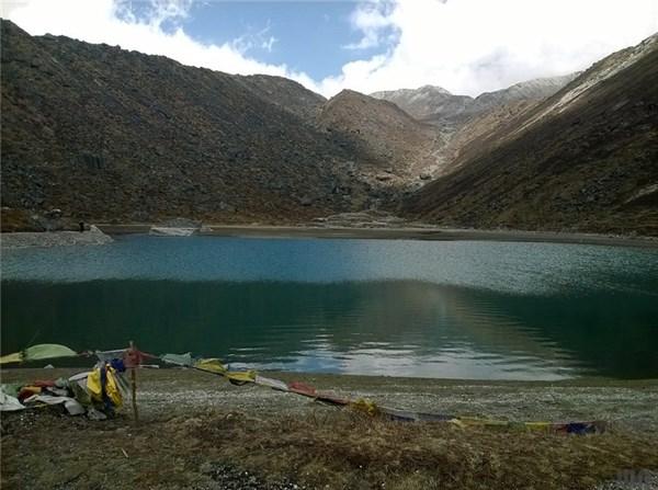 爬山需要准备什么东西（户外登山需要什么装备）