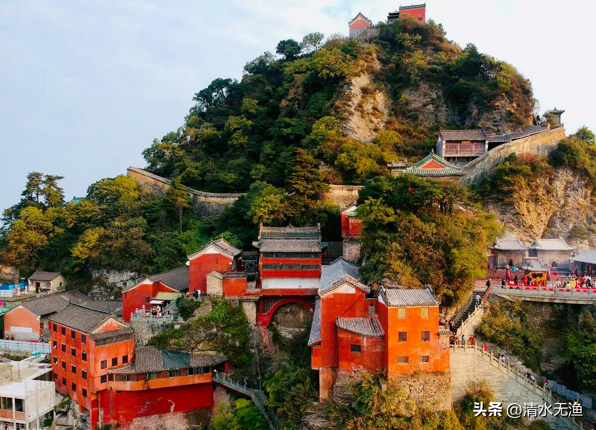 中国十大旅游名山（中国最值得去的十大名山）
