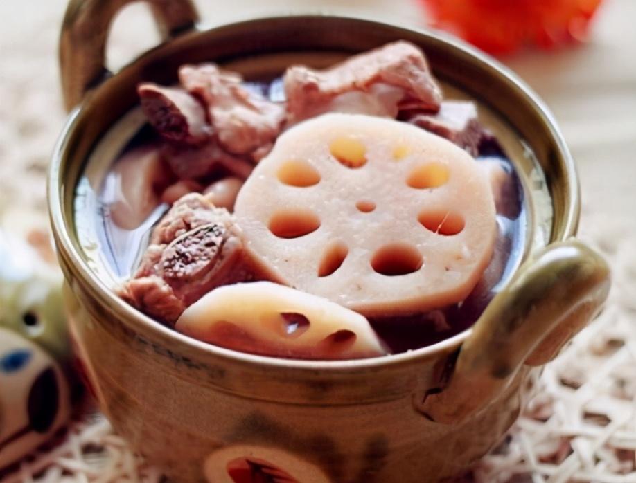 炖藕怎样炖得又粉又烂（炖莲藕汤谨记3点窍门汤鲜藕糯）