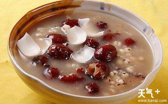 贫血吃什么补血效果最好（补血食物与饮食建议）