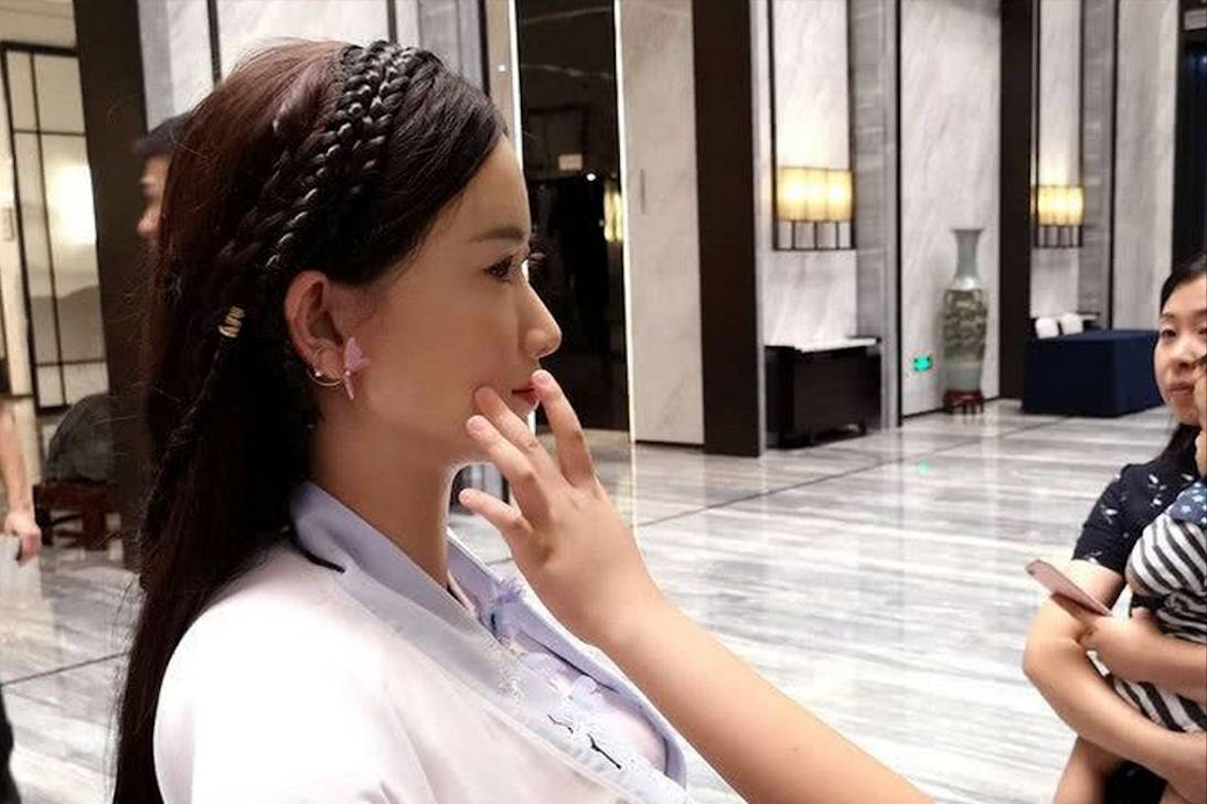 仿真女性机器人多少钱（智能女性仿真机器人价格多少）