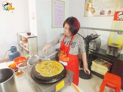 什么小吃适合一个人摆摊（什么小吃最火爆最赚钱）