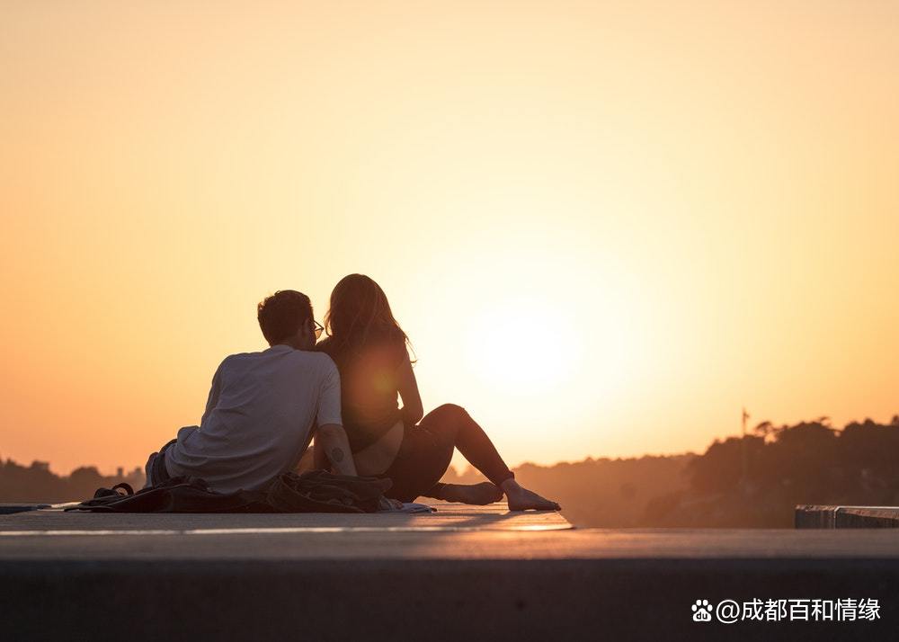 女朋友睡着了对她说暖心的话（对象睡着偷偷发的情话500字）