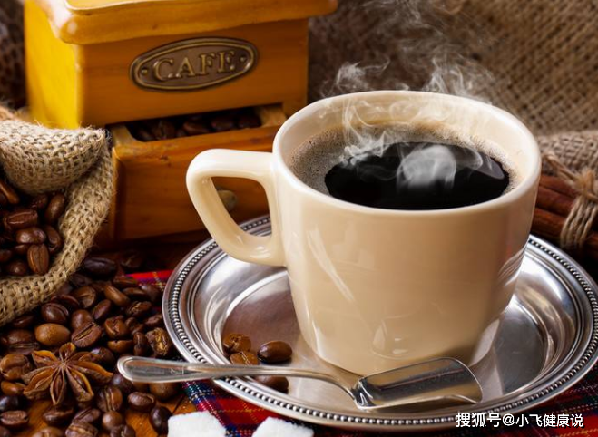 用冷水泡制黑咖啡可行吗（黑咖啡是否可用冷水冲泡）