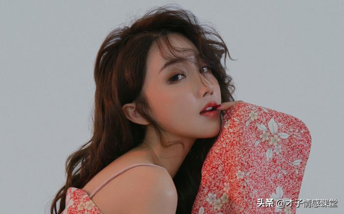 已婚女人一旦跟异性频繁聊天 (解析已婚女人频繁与异性聊天的原因)
