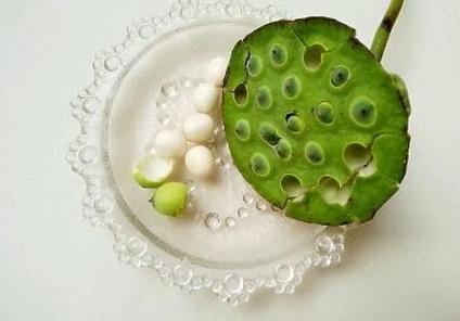 莲子一天吃多少颗合适(莲子养生之道：每日摄入量解读)