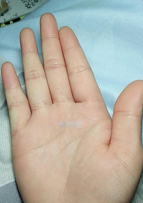 手掌竖纹女命运（根据手掌竖纹解读女性的命运和前途）