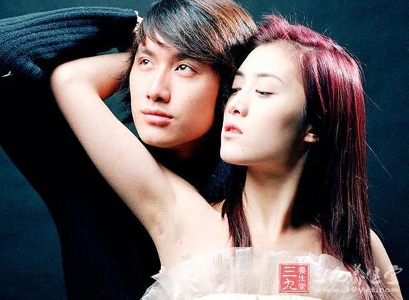男女交往中的肢体接触顺序（揭示男女交往中适宜的亲密接触程度）